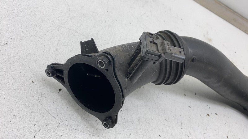 2019 BMW 530e G30 2.0L Engine Air Cleaner Intake Duct Tube Pipe Tract 