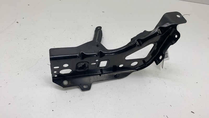 844070033 ⭕ 2025 Chevrolet Silverado 1500 Front Left Wheel Housing Bracket OEM 844070033