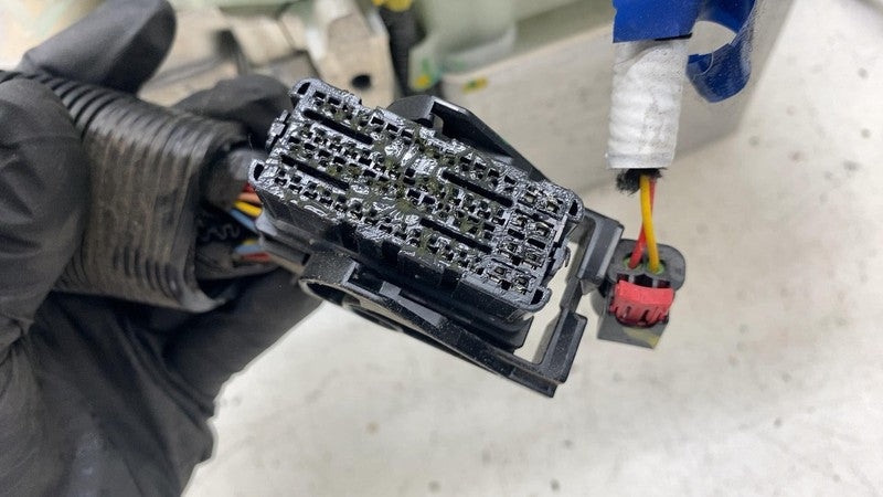 150680300F 20-23 Model Y Supermanifold Refrigerant Chiller + Coolant Reservoir 1523002-00-B