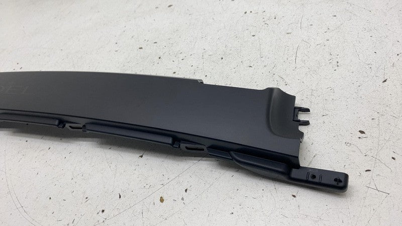 ⭕ 21-23 Model X Rear Left Door Spine Plastic Race Track Trim Panel 110