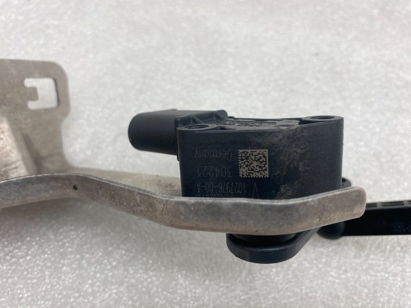 102797600A ⭕ 2016-2020 Model S Rear Right Air Suspension Ride Height Sensor RH 1027976-00-A