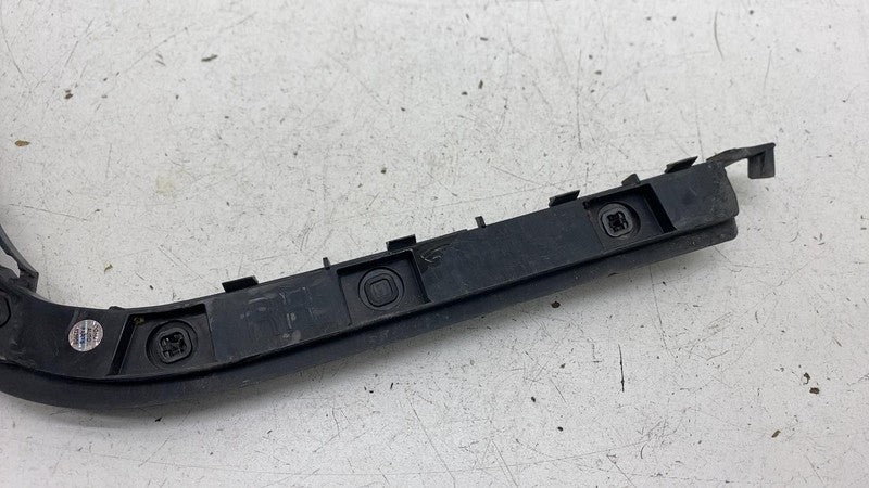 ⭕ 2017-2023 Model 3 Rear Right Retainer Wing & Tail Light Bracket 1083