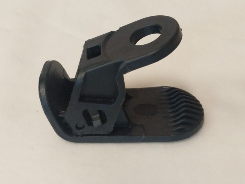 1116003 00 C 2017-2023 Tesla Model 3 M3 PAIR Left and Right Frunk Luggage Clip Bolt Tab Cover