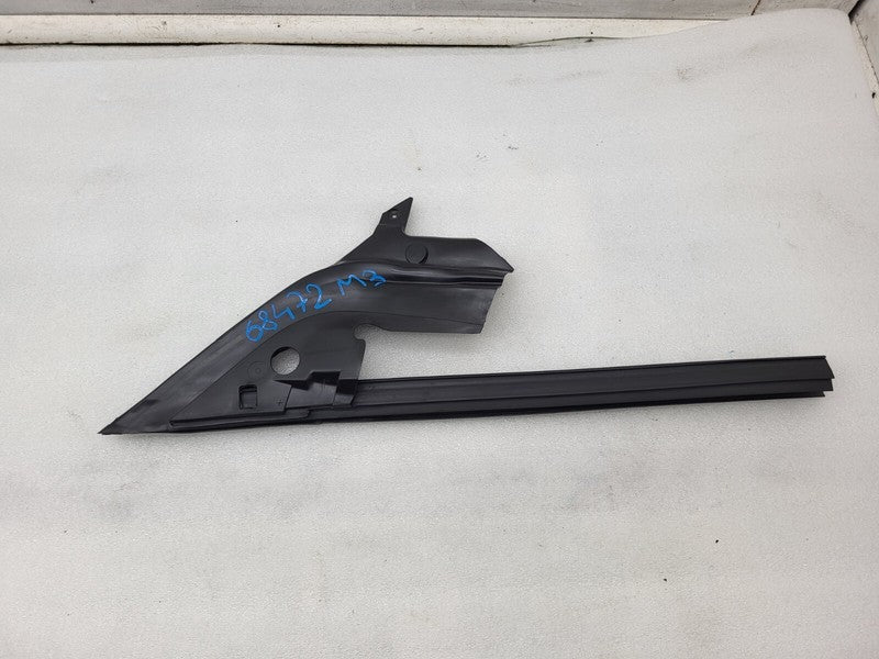 109050100G ⭕ 17-23 Tesla Model 3 Front Left Door A-Pillar Flag Glass Run Seal 1090501-00-G