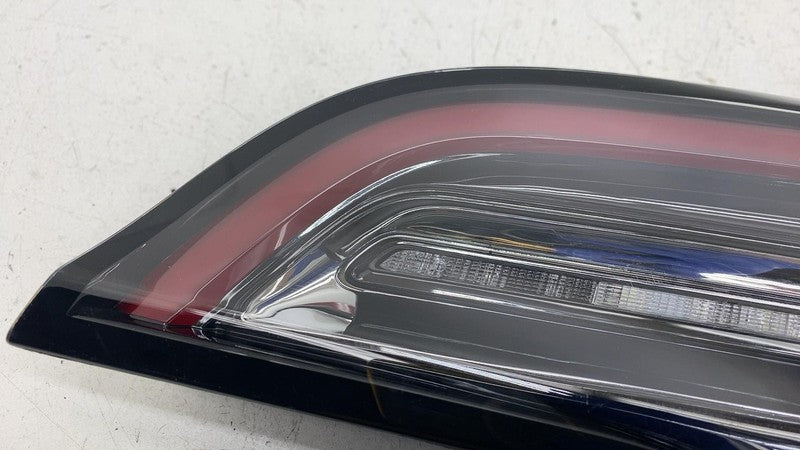 ⭕ 17-23 Model 3 Rear Right Inner Taillight LED Tail Lamp (3-Pin) RH 10