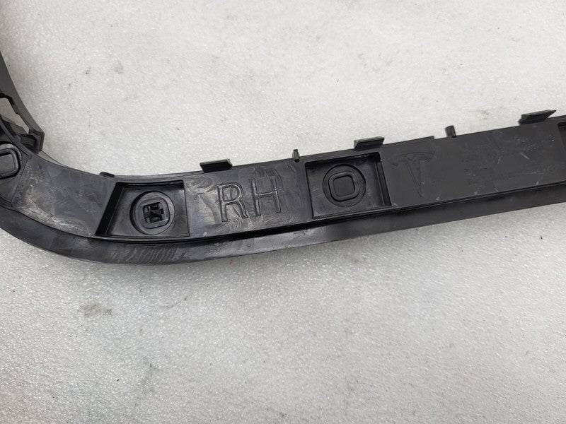 1083991-00-J ⭕17-23 Model 3 Rear Bumper Lower Passenger Support Retainer Bracket 1083991-00-J