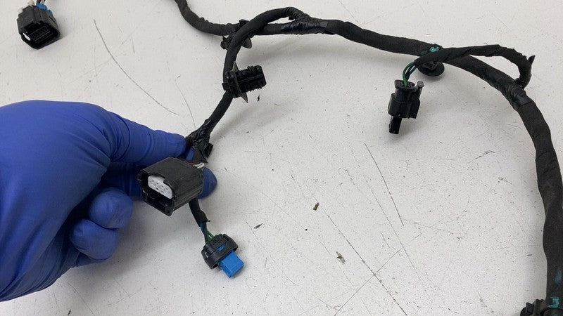 PT00568004B ⭕ 2025 Rivian R1S Rear Bumper Fascia Wire Wring Harness Connector PT00568004-B