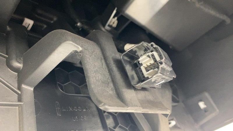 ⭕ 2018 2019 2020 2021 Lincoln Navigator Rear 2nd Row Center Console As