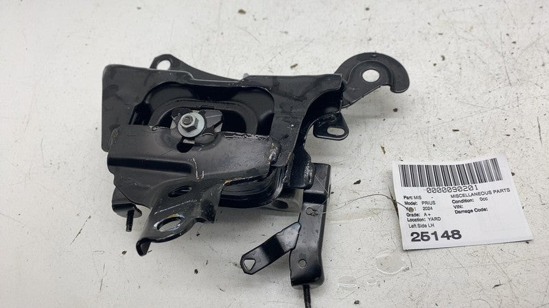 ⭕ 2023-2024 Toyota Prius Driver Side Engine Motor Mount Bracket Insula