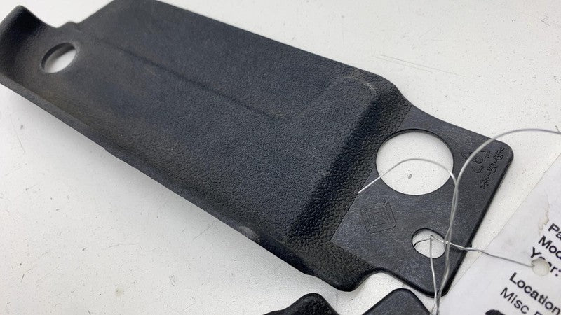 PT00039438 ⭕ 2022-2024 Rivian R1T Rear Left & Right D-Pillar Closeout Trim Panel PT00039438