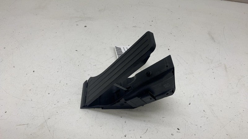 A2053000004 ⭕ 15-22 Mercedes-Benz C300 W205 Front Accelerator Gas Pedal Throttle A2053000004
