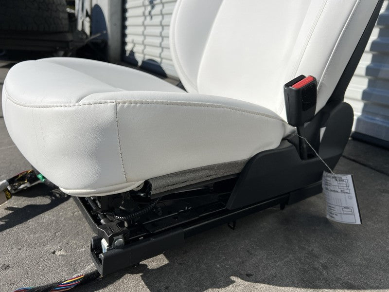 ⭕2020-2023 Tesla Model Y 3 Front Passenger Side 1st Row Seat Leather White Right