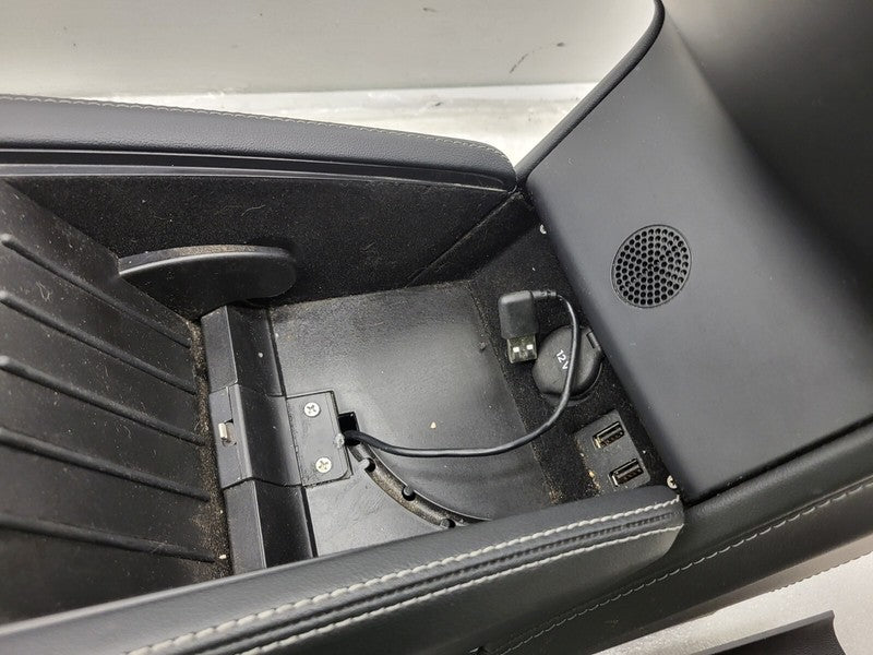 102673000B ⭕2016-2020 Tesla Model X MX Front Center Console w/ Armrest & Side Closeout Trim