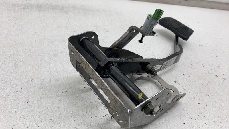⭕ 2017-2020 Maserati Levante Front Brake Foot Stop Pedal w/ Bracket 06
