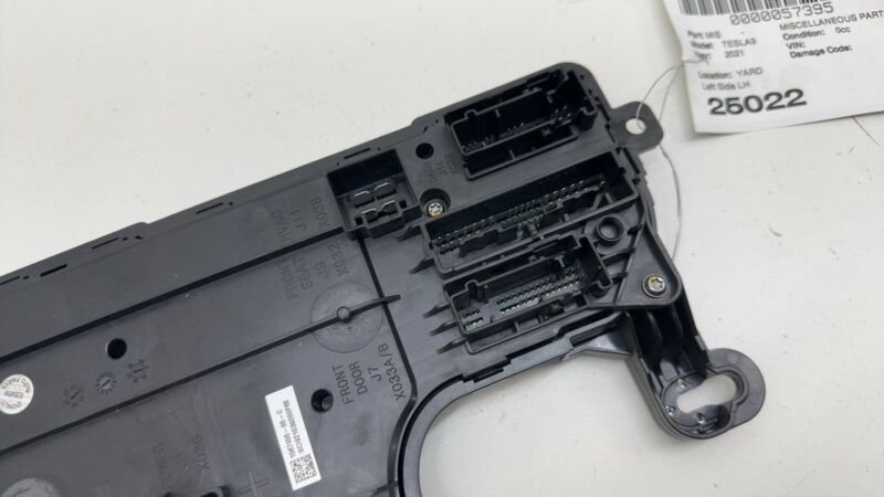 149785000D 17-23 Model 3 Left Low Voltage Controller Electronic Control Module 1567359-00-B