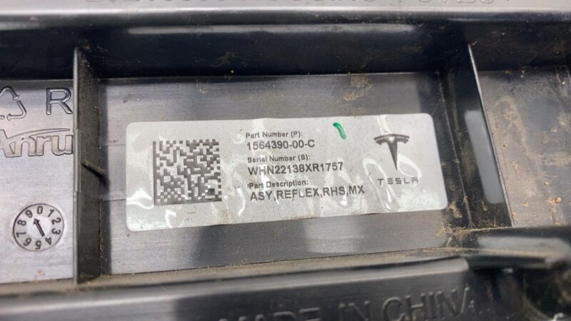 156439000C ⭕ 21-23 Tesla Model X Rear Passenger Charging Door Reflector Right 1564390-00-C