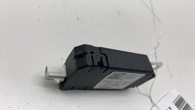 ⭕ 17-23 Tesla Model 3 Y Infotainment Antenna Amplifier AMP Radio FM 10