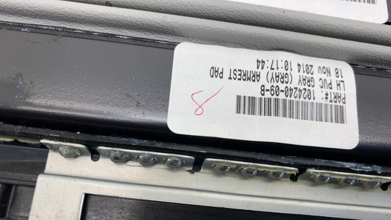 1024239 09 B 2012-2015 Tesla Model S MS PAIR Left & Right Center Console Armrest Pad Assy OEM