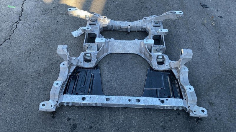 PT00613517-G ⭕ 2025 Rivian R1S Front Subframe Crossmember Undercarriage K-Frame PT00613517-G