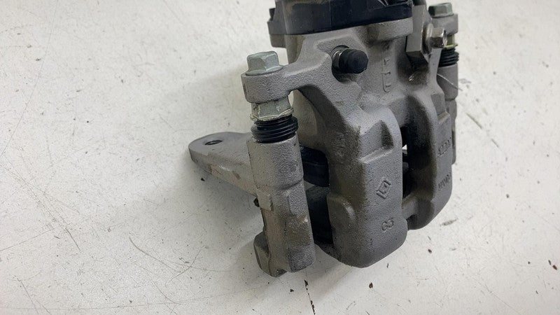 ⭕2022 Rivian EDV-700 Van Rear Right Caliper w/ Brake Hose Line RH PT00