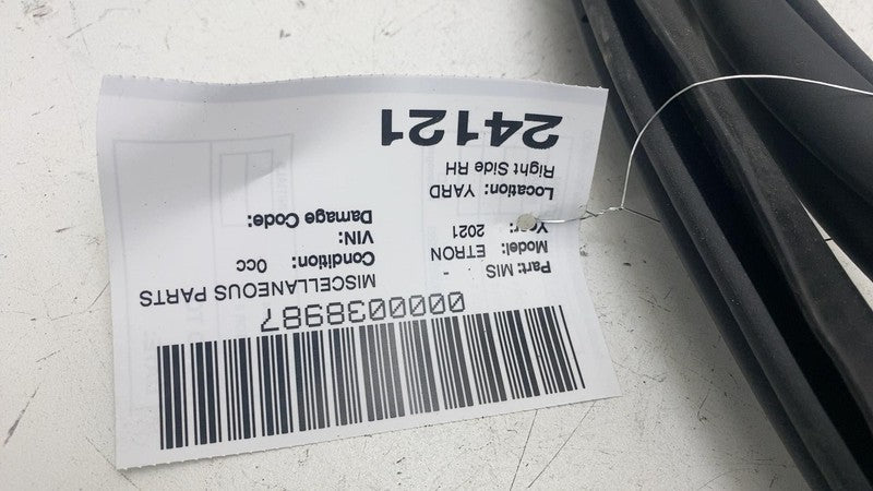 4KE833721 ⭕ 19-23 Audi E-Tron Quattro Rear Right Body Weathership Rubber Seal 4KE833721