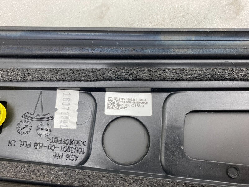 109231198F ⭕ 16-20 Tesla Model X Left B-Pillar Applique Trim Molding w/ Camera 1092311-98-F