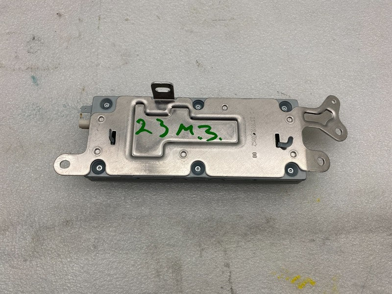 1079749 00 E ⭕ 17-23 Model 3 Harman Becker Radio FM/HD Receiver Control Module 1079749-00-E