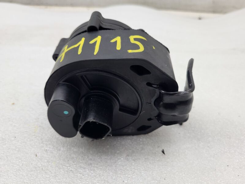 2016-2020 Tesla Model S X Cooling System Auxiliary Water Coolant Pump FWD Assy