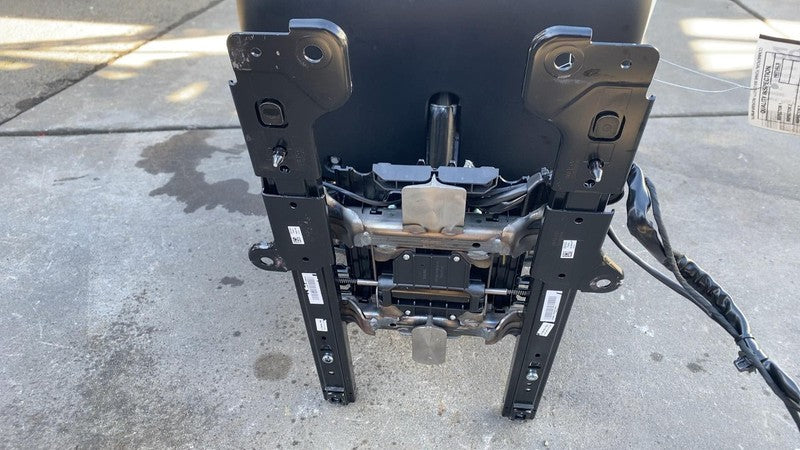 ⭕ 2016-2020 Tesla Model X Rear Passenger Side 2nd Row Seat Right Leath