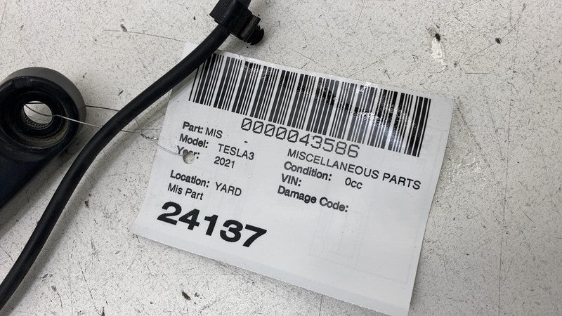 ⭕17-23 Tesla Model 3 Front Passenger Side Windshield Wiper Arm Assembl