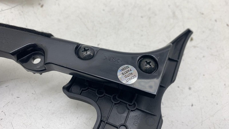 ⭕ 2022-2025 Rivian R1S Front Right Seat Upper Frame Bracket Cover PT00