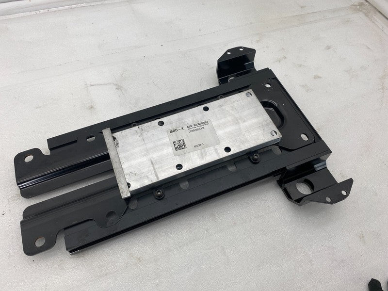 105971700B ⭕2016-2020 Tesla Model X Rear Left 2nd Row Seat Frame Plate Catcher 1059717-00-B