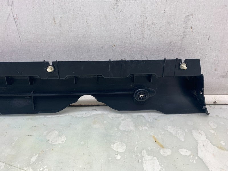 1497745 00 B ⭕ 20-23 Model Y Right Skirt Rocker Molding Panel Carrier Bracket RH 1497745-00-B