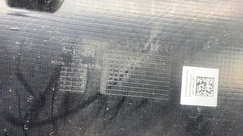 ⭕ 22-24 Rivian R1T Rear Lower Underbody Subframe Splashshield Cover PT