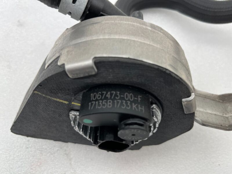 2012-2020 Tesla Model S MS Auxiliary Water Coolant Pump w/ Coolant Hose Assembly