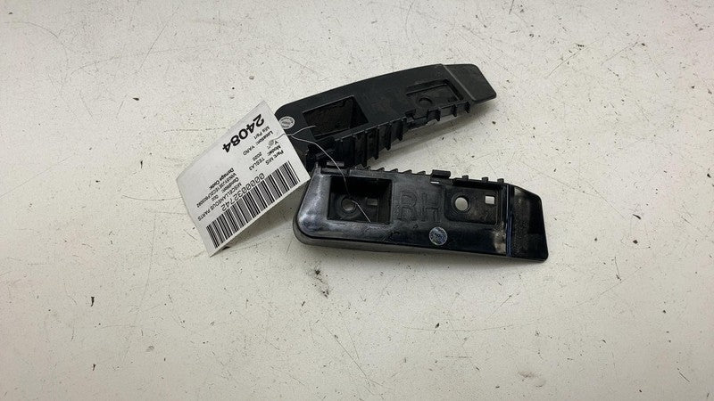 108399300D 17-23 Model 3 Rear Left & Right Bumper Taillight Lamp Mount Bracket 1083993-00-D