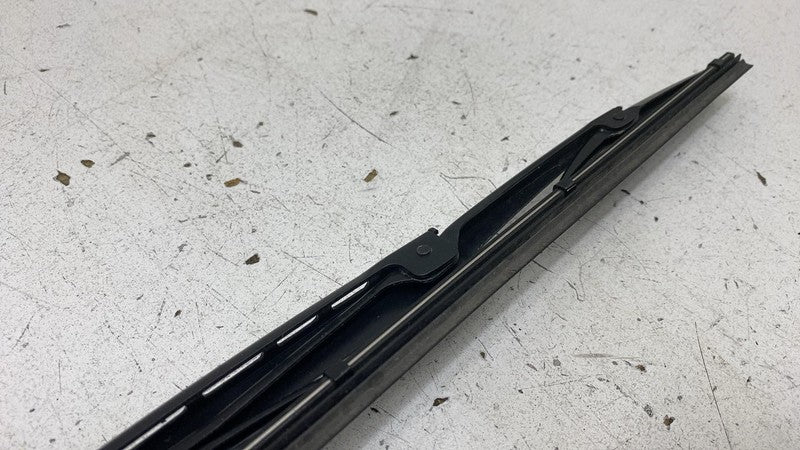 2022 2022 2024 Kia EV6 Front Passenger Side Windshield Wiper Arm & Blade Right