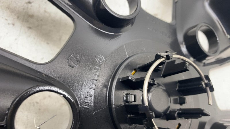 PT00032823D ⭕ 2022-2024 Rivian R1T 21" Road Wheel Aero Cover Center Hub Cap SET PT00032823-D