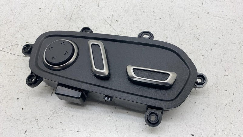 PT0059245A ⭕ 2025 Rivian R1S Front Right 1st Row Seat Adjustment Control Switch PT0059245-A