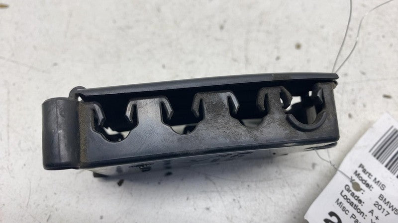 ⭕ 17-19 BMW 540i Rear Right Wiring Harness Cable Connector Bracket 611