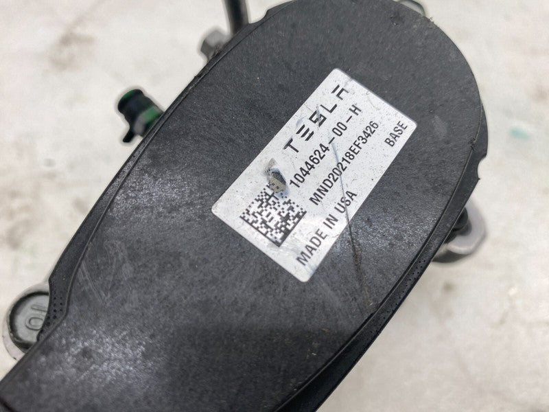 104462400H ⭕ 2017-2025 Tesla Model 3 Rear Right Caliper + Brake Hose Line BASE 1044624-00-H