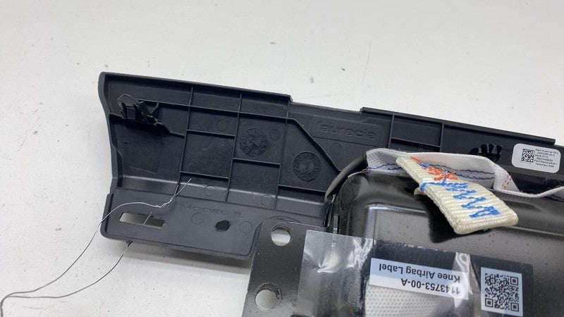 114375300A ⭕ 2017-2023 Tesla Model 3 Y Right Lower Knee Safety Airbag Module 1077826-00-D