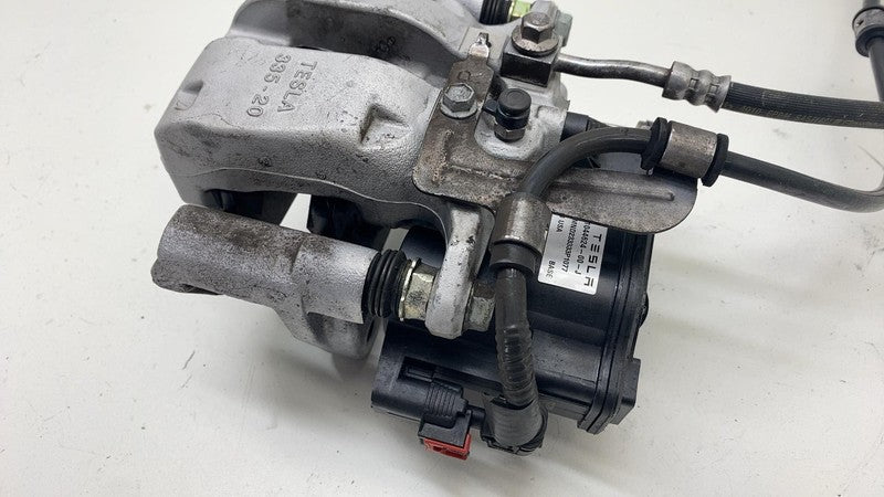 1044624-00-J ⭕ 2017-2025 Tesla Model 3 Rear Right Caliper + Brake Hose Line BASE 1044624-00-J