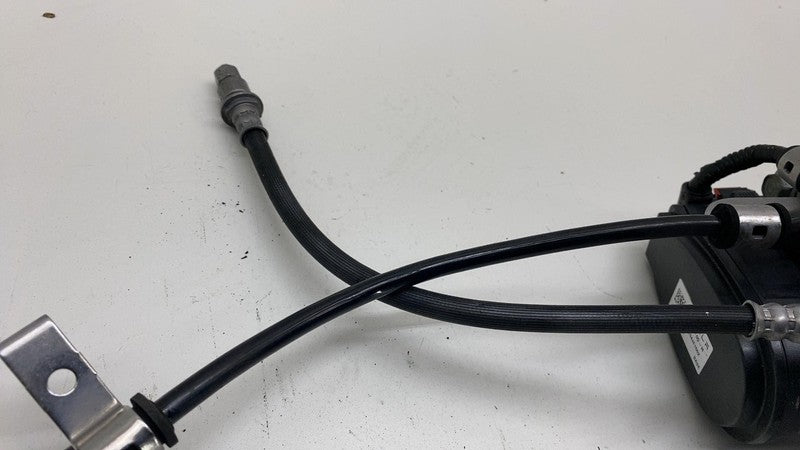 1044624-00-H ⭕ 2017-2025 Tesla Model 3 Rear Right Caliper + Brake Hose Line BASE 1044624-00-H