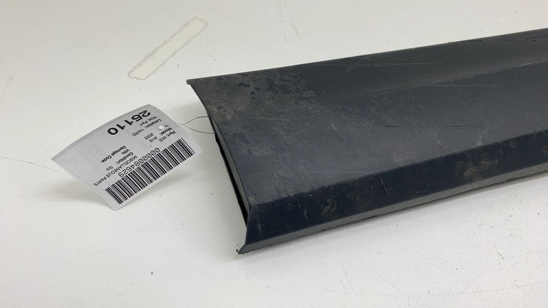 PT00989598 ⭕ 2022-2025 Rivian R1S Front Left Lower Molding Cladding Trim Panel PT00989598