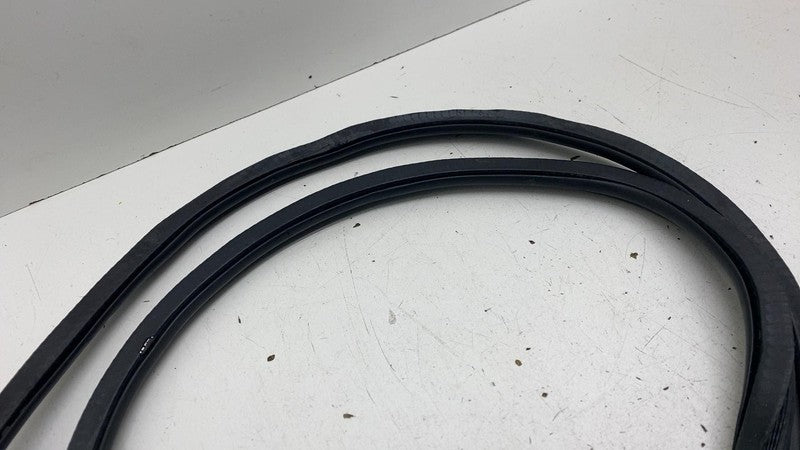⭕ 2017-2023 BMW 540i Front Driver Side Door Body Weatherstrip Rubber S