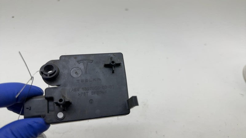 ⭕ 17-23 Tesla Model 3 Rear Bumper BCM Computer Body Control Module 109