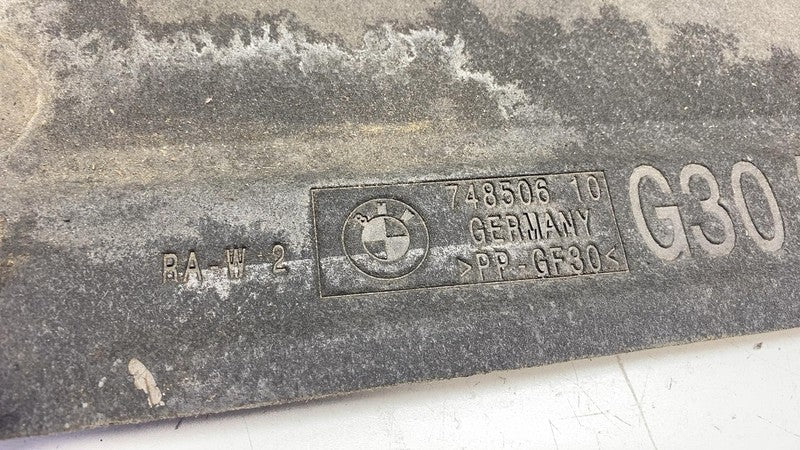 748506 10 2017-2022 BMW 530e G30 Right Floor Under Body Cover Splash Shield Guard Panel RH