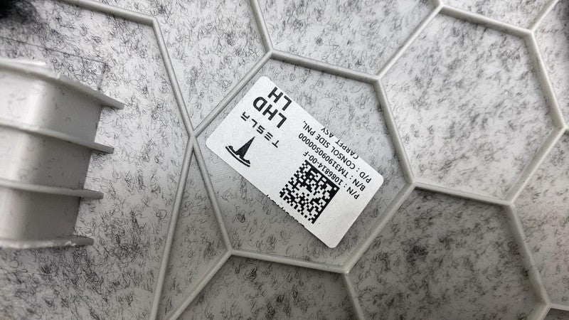 ⭕ 17-20 Model 3 Front Floor Center Console Armrest & Carrier GEN 1  11