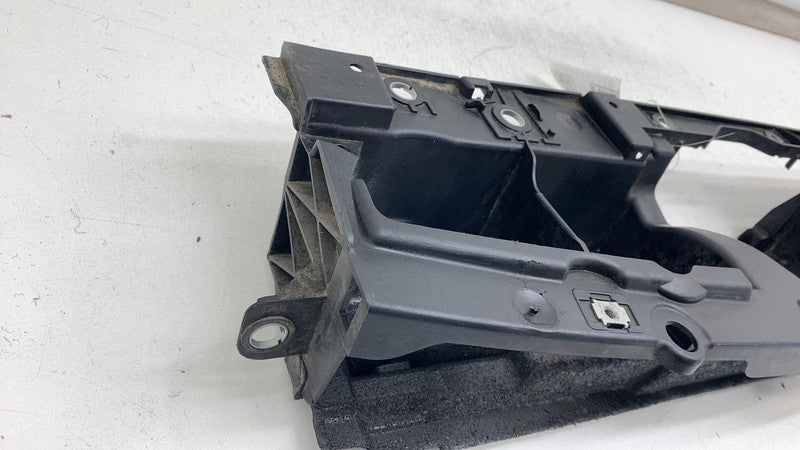 ⭕ 17-24 Chrysler Pacifica Radiator Core Support Bracket Upper Closure 